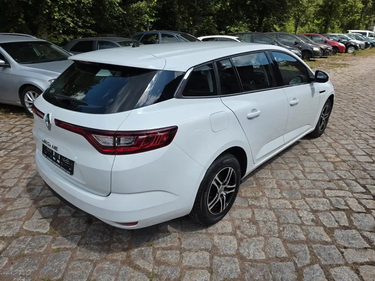 Gebraucht Renault Mégane GrandTour 115 PS (84 kW) 2018 Weiß Kombi