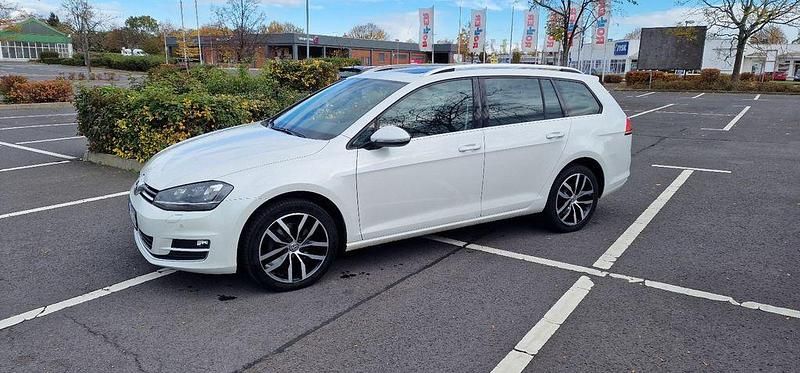 Weiß Gebraucht 2015 VW Golf VII Highline Kombi | 8.500 € (Fairer Preis) - Bild 1/4