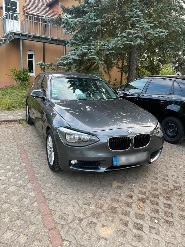 Grau Gebraucht 2013 BMW 116 Kleinwagen | 6.000 € (Superpreis) - Bild 1/4