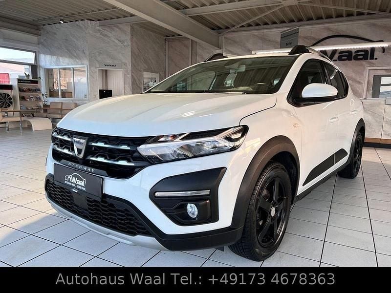Weiß Gebraucht 2022 Dacia Sandero Comfort SUV | 12.470 € (Guter Preis) - Bild 1/4