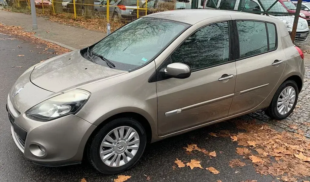 Brugt Renault Clio II Dynamique 79 HK (58 kW) 2009 Grå Sedan