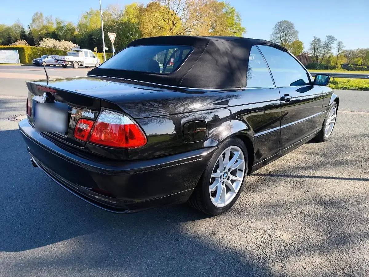 Gebraucht BMW 320 Cabriolet 170 PS (125 kW) 2002 Schwarz Cabrio