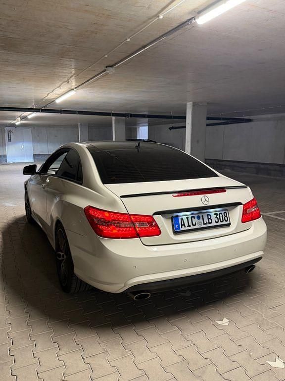 Gebraucht Mercedes E350 231 PS (169 kW) 2010 Weiß Coupé