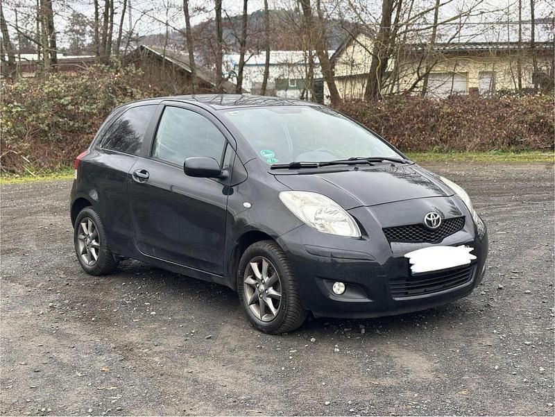 Gebraucht Toyota Yaris 69 PS (50 kW) 2009 Schwarz Kleinwagen