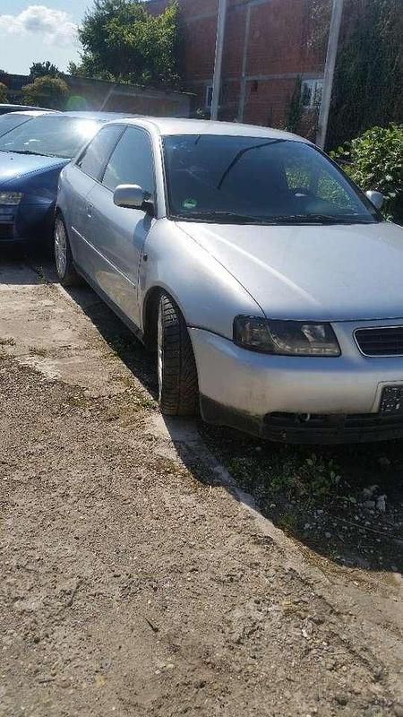 Gebraucht Audi A3 Attraction 125 PS (91 kW) 1997 Alusilber metallic Kleinwagen