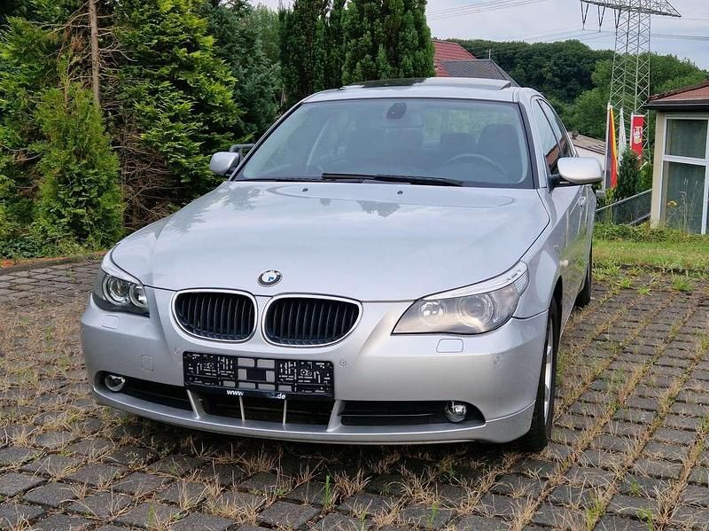 Titansilber metallic Gebraucht 2003 BMW 520 Limousine | 4.400 € (Fairer Preis) - Bild 1/4