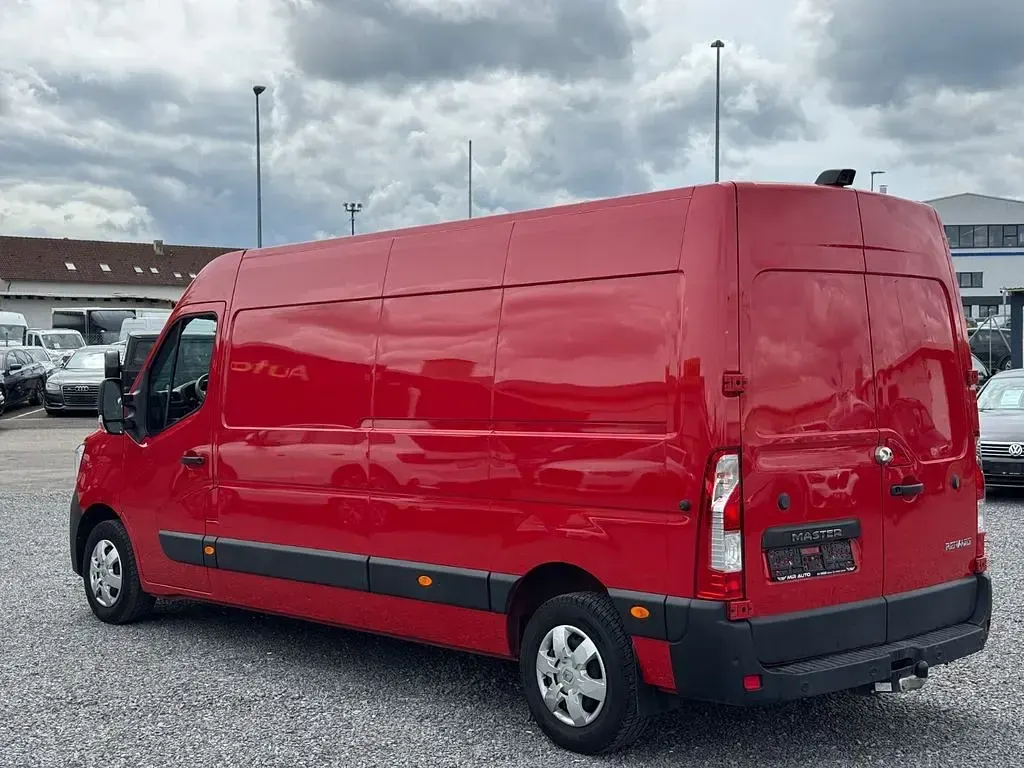 Occasion Renault Master 179 ch (131 kW) 2023 Rouge Monospace