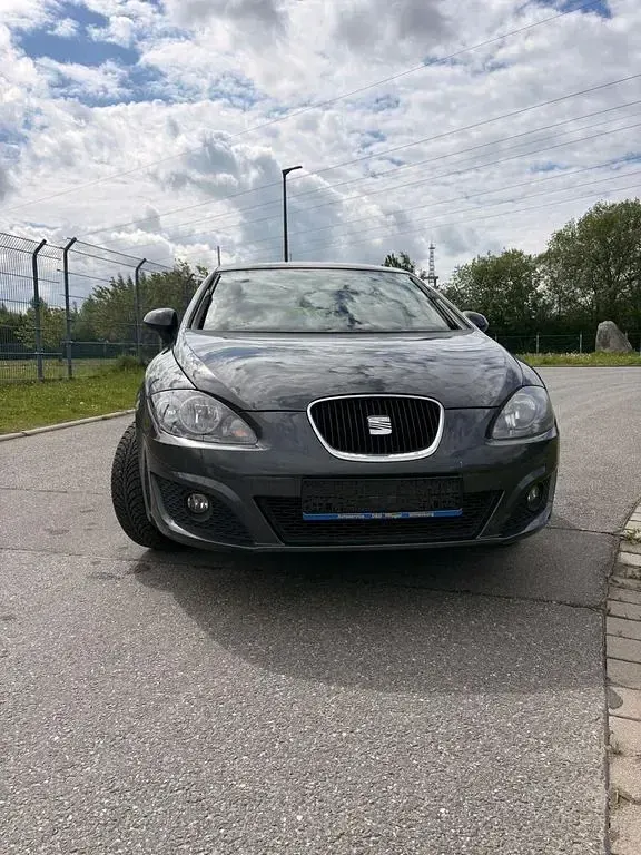 Gebraucht Seat Leon 86 PS (63 kW) 2011 Schwarz Kleinwagen