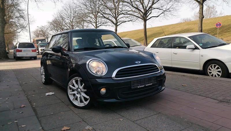 Gebraucht Mini Cooper 74 PS (54 kW) 2012 Schwarz Kleinwagen