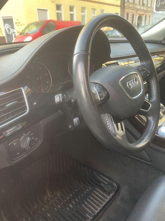 Gebraucht Audi A8 Ambiente 258 PS (189 kW) 2014 Schwarz Limousine