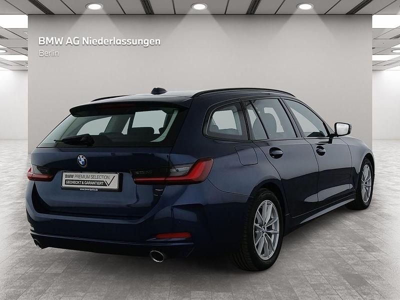 Gebraucht BMW 318 Basis 150 PS (110 kW) 2023 Blau Kombi