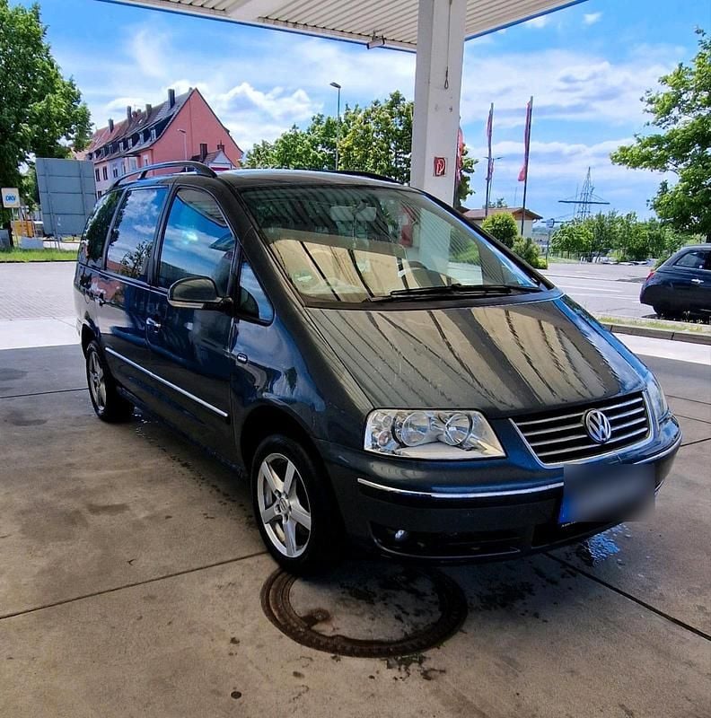 Grau Gebraucht 2008 VW Sharan Van / Kleinbus | 1.850 € (Guter Preis) - Bild 1/4