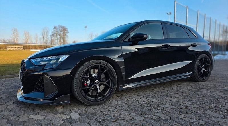 Gebraucht Audi RS3 Sport 400 PS (294 kW) 2025 Schwarz Limousine