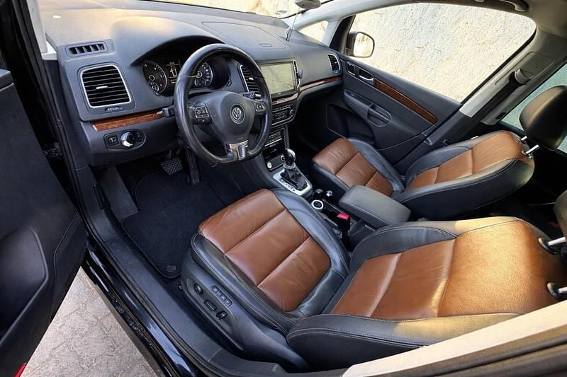 Gebraucht VW Sharan 170 PS (125 kW) 2012 Schwarz Van / Kleinbus