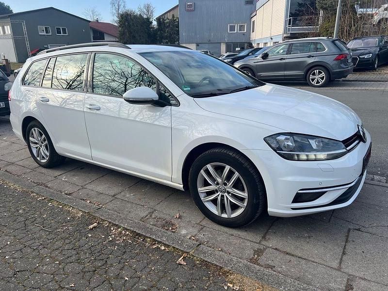 Gebraucht VW Golf VII 150 PS (110 kW) 2020 Weiß Kombi