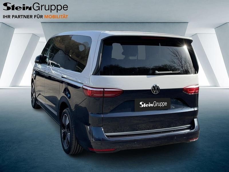 Second-hand VW Multivan Life 150 CP (110 kW) 2026 Monovolum