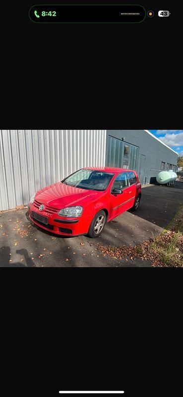 Rot Gebraucht 2005 VW Golf V Kleinwagen | 650 € (Superpreis) - Bild 1/4