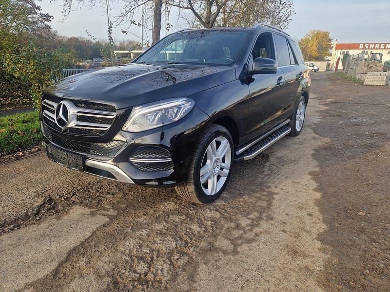 Gebraucht Mercedes GLE250 204 PS (150 kW) 2016 Schwarz SUV