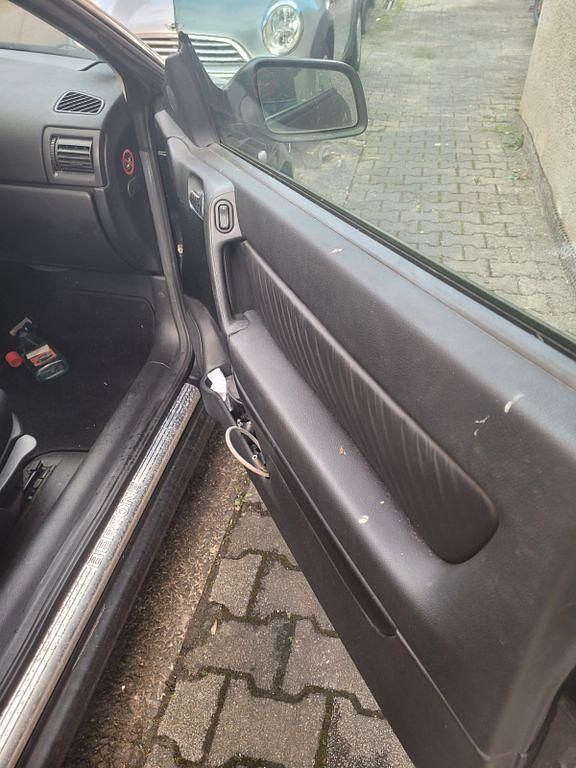 Gebraucht Opel Astra Edition 125 PS (91 kW) 2004 Schwarz Coupé