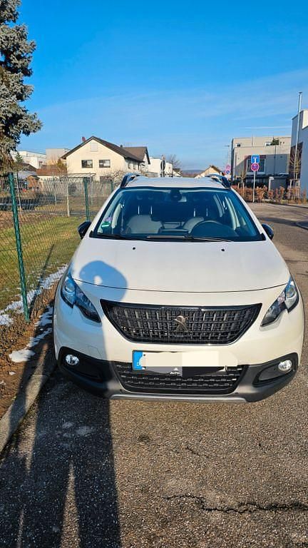 Weiß Gebraucht 2019 Peugeot 2008 GT-line SUV | 11.200 € (Guter Preis) - Bild 1/4