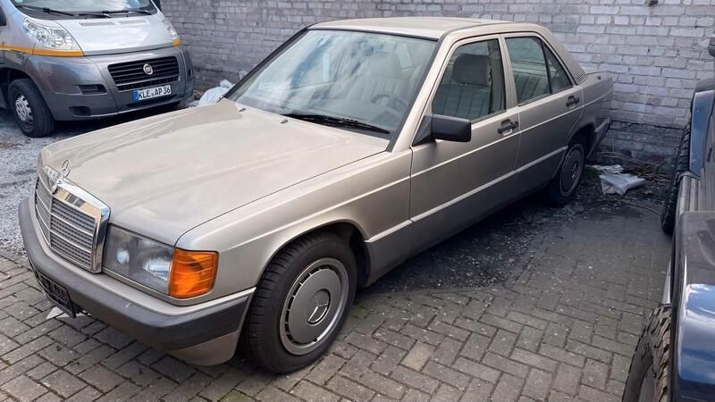 Gold Gebraucht 1991 Mercedes 190 Limousine | 8.499 € - Bild 1/4