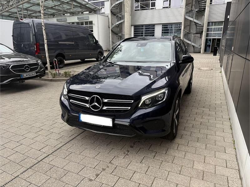 Gebraucht Mercedes GLC250 211 PS (155 kW) 2017 Blau SUV