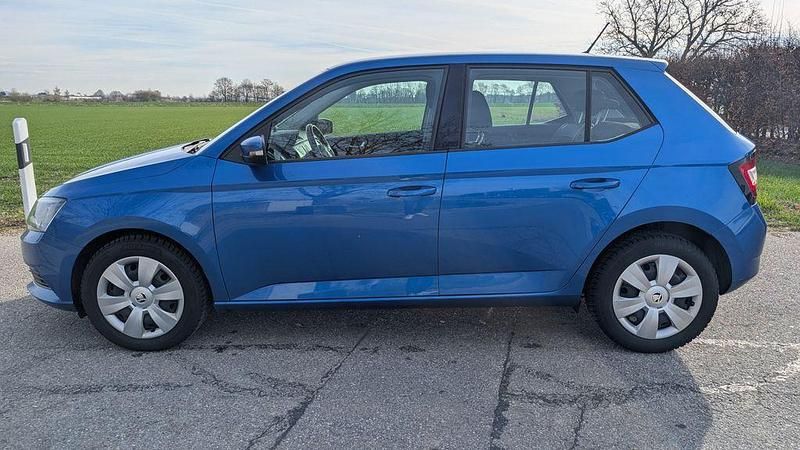 Gebraucht Skoda Fabia Ambition 90 PS (66 kW) 2016 Blau Limousine