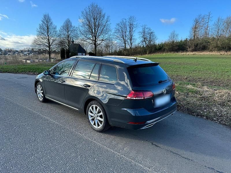 Gebraucht VW Golf VII Highline 2019 Kombi