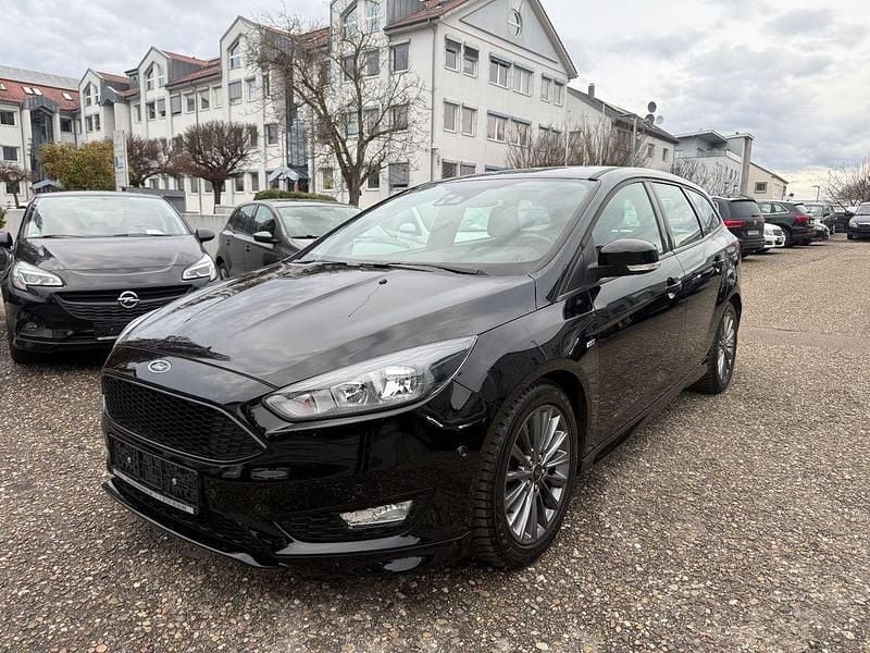 Gebraucht Ford Focus ST-Line 140 PS (102 kW) 2018 Schwarz Limousine
