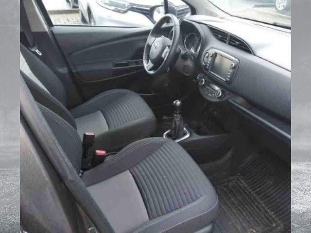 Gebraucht Toyota Yaris 111 PS (81 kW) 2019 Grau Kleinwagen