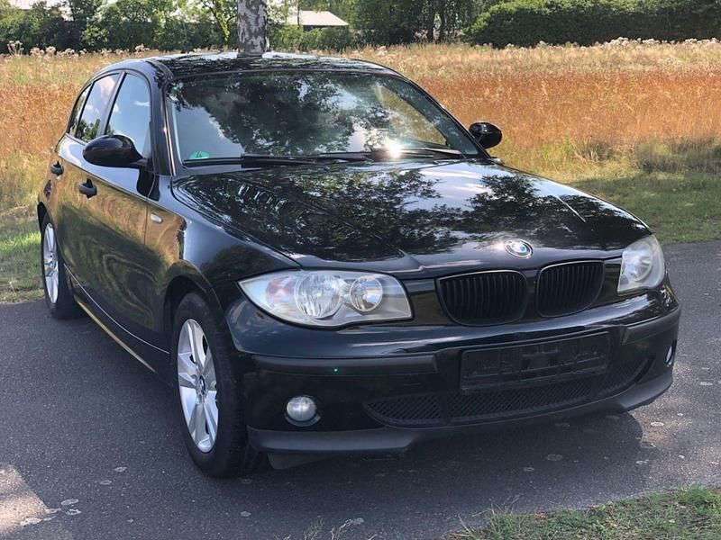 Schwarz Gebraucht 2006 BMW 118 Advantage Kleinwagen | 1.390 € - Bild 1/4