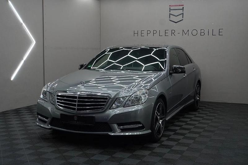 Silber Gebraucht 2012 Mercedes E500 Limousine | 21.810 € (Superpreis) - Bild 1/4