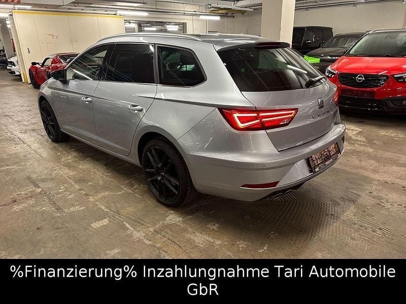 Urbansilber metallic Gebraucht 2019 Seat Leon ST XCELLENCE Kombi | 18.480 € (Fairer Preis) - Bild 1/4