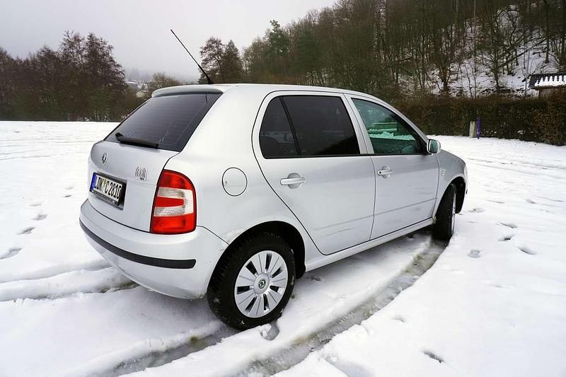 Gebraucht Skoda Fabia Ambiente 75 PS (55 kW) 2006 Silber Limousine