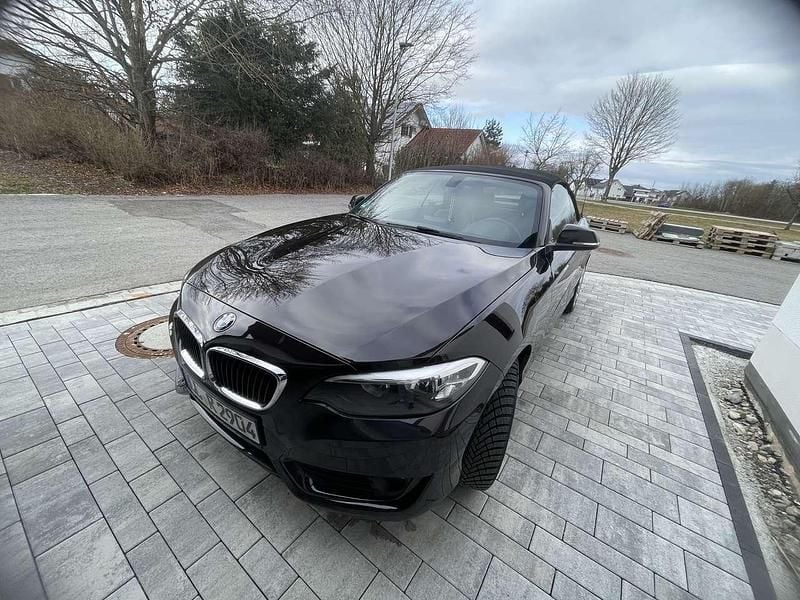 Gebraucht BMW 218 Advantage 150 PS (110 kW) 2016 Braun Cabrio