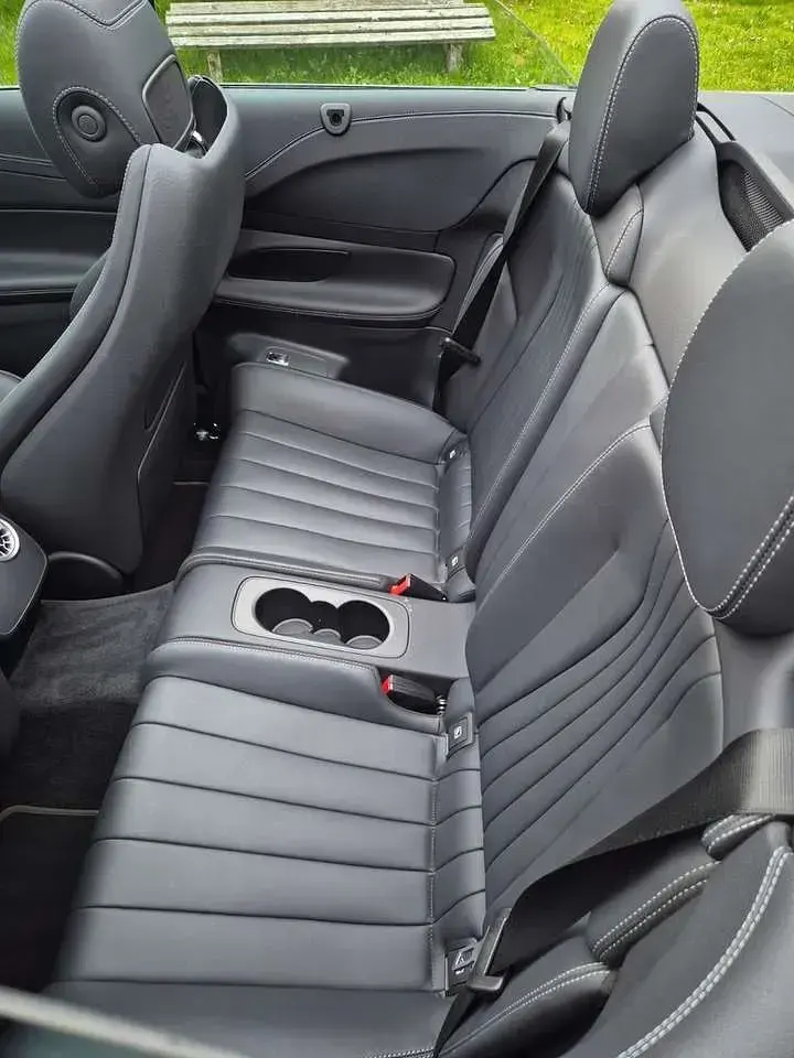 Gebraucht Mercedes E220 Avantgarde 194 PS (142 kW) 2022 Other Cabrio
