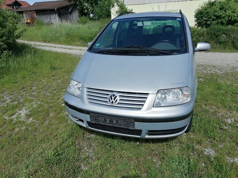Silber Gebraucht 2001 VW Sharan Highline Van / Kleinbus | 1.100 € (Superpreis) - Bild 1/4