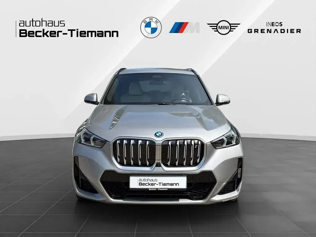 Gebraucht BMW iX1 M Sport 230 kW (313 PS) 2023 Silber SUV