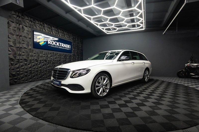 Gebraucht Mercedes E220 Business 194 PS (142 kW) 2017 Weiß Kombi