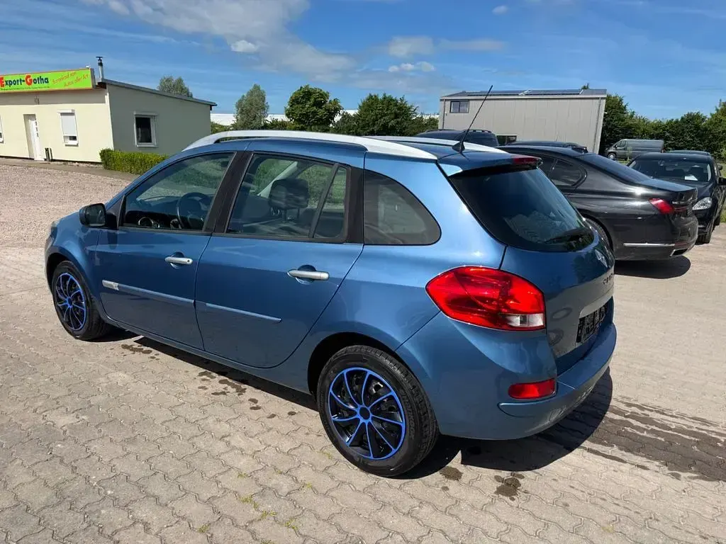 Gebraucht Renault Clio II 103 PS (75 kW) 2011 Blau Limousine