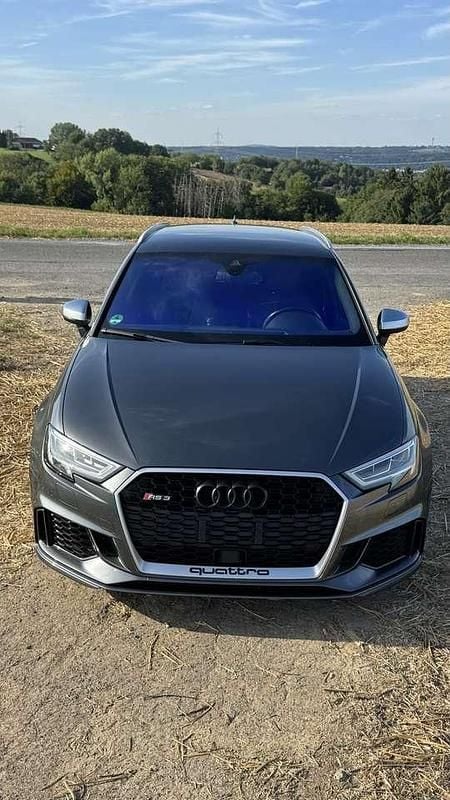 Grau Gebraucht 2018 Audi RS3 Sportback Kleinwagen | 40.500 € (Superpreis) - Bild 1/4