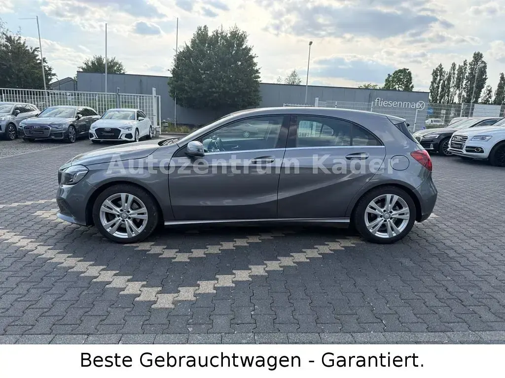 Gebraucht Mercedes A200 156 PS (114 kW) 2016 Mountaingrau Kleinwagen