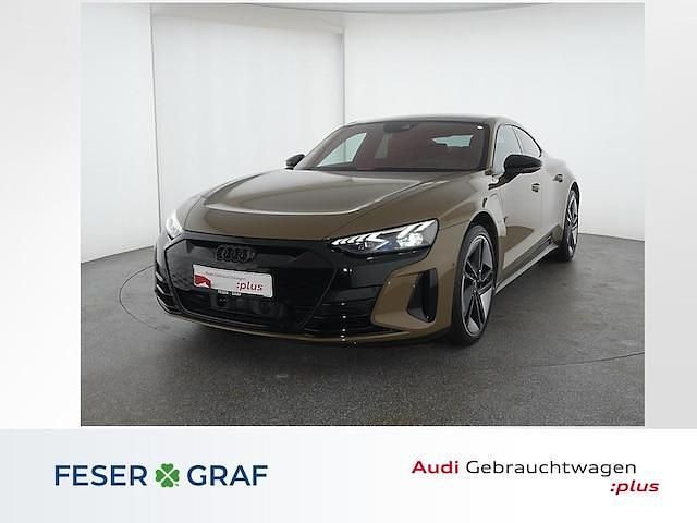 Taktikgrün metallic Gebraucht 2022 Audi e-tron GT quattro Ambiente Limousine | 77.207 € (Teuer) - Bild 1/4