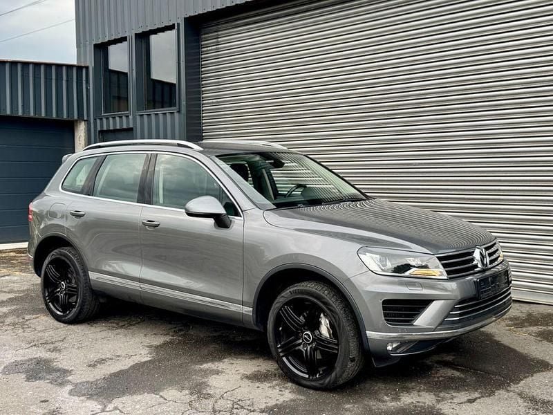 Gebraucht VW Touareg Terrain Tech 262 PS (192 kW) 2016 Grau SUV