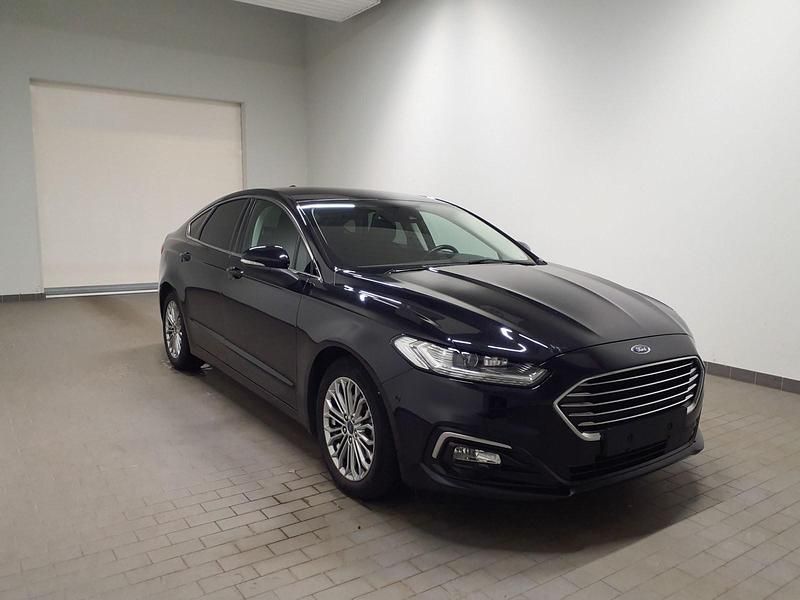 Gebraucht Ford Mondeo 150 PS (110 kW) 2022 Schwarz Limousine