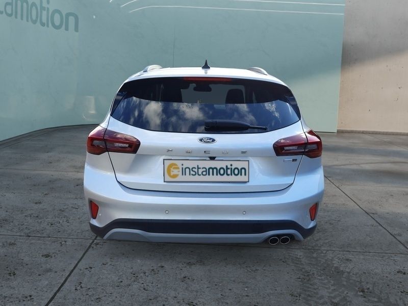 Gebraucht Ford Focus Active X 125 PS (91 kW) 2023 Silber Limousine