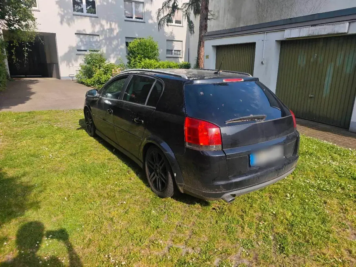 Gebraucht Opel Signum 150 PS (110 kW) 2006 Schwarz Kleinwagen
