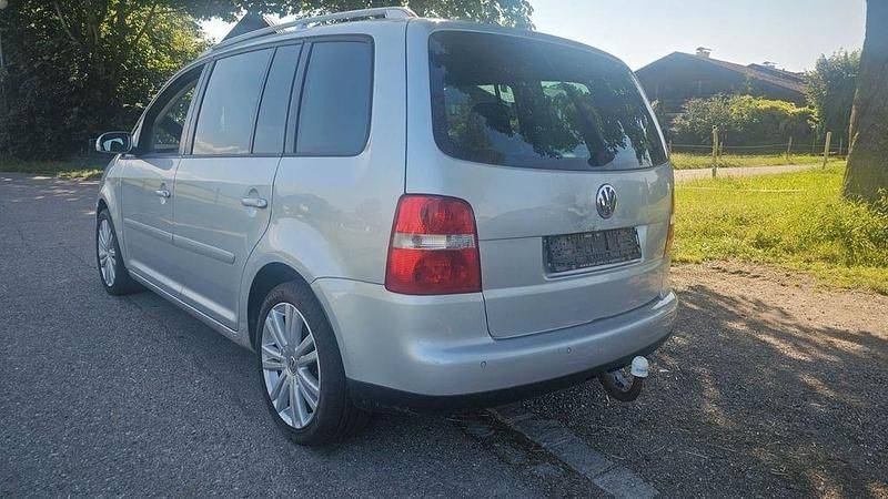 Gebraucht VW Touran Highline 140 PS (102 kW) 2006 Silber Van / Kleinbus