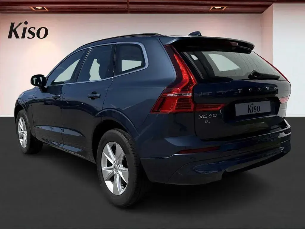 Gebraucht Volvo XC60 Core 197 PS (144 kW) 2022 723 denim blue metallic SUV