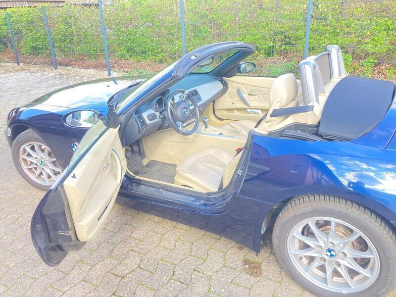 Gebraucht BMW Z4 Sport Line 150 PS (110 kW) 2006 Blau Cabrio